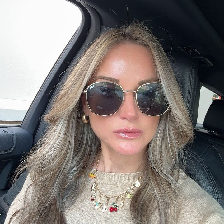 Zamira T.